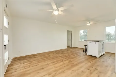 7204 Avenue N 1/2 Galveston TX 77551