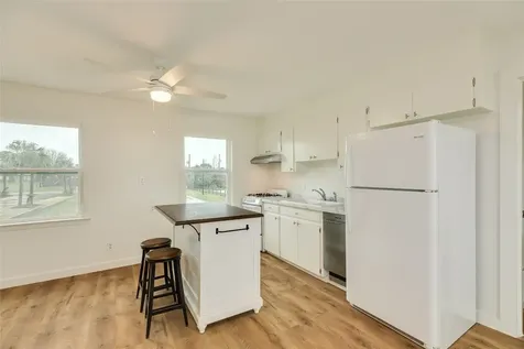 7204 Avenue N 1/2 Galveston TX 77551