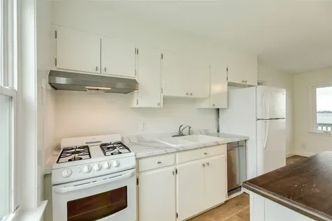 7204 Avenue N 1/2 Galveston TX 77551