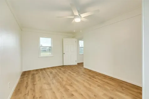 7204 Avenue N 1/2 Galveston TX 77551