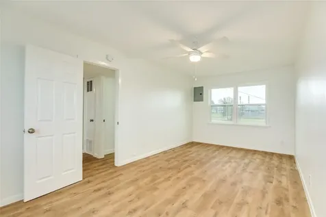 7204 Avenue N 1/2 Galveston TX 77551