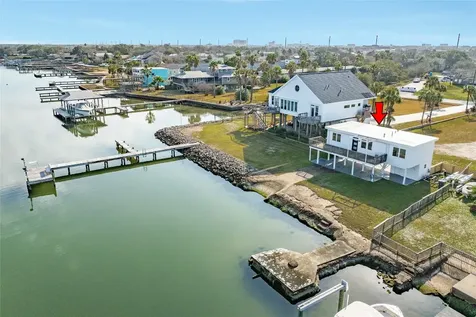 7204 Avenue N 1/2 Galveston TX 77551