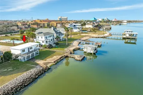 7204 Avenue N 1/2 Galveston TX 77551
