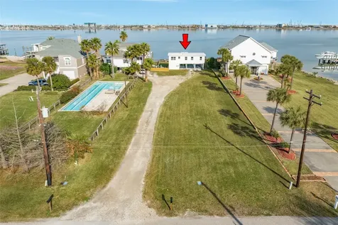 7204 Avenue N 1/2 Galveston TX 77551