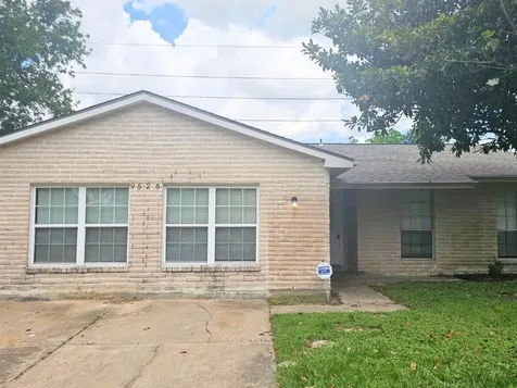 9526 Golden Wood Lane Houston TX 77086