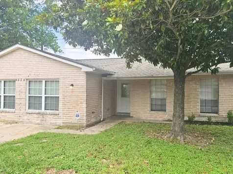 9526 Golden Wood Lane Houston TX 77086