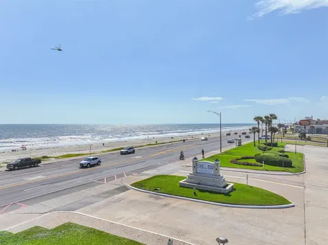 6102 Seawall Boulevard 217 Galveston TX 77551