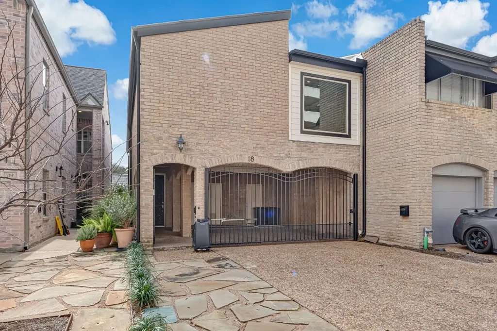 516 S Post Oak Lane 18 Houston TX 77056