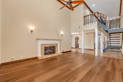 516 S Post Oak Lane 18 Houston TX 77056