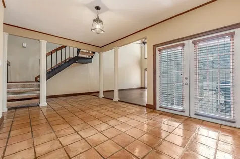 516 S Post Oak Lane 18 Houston TX 77056