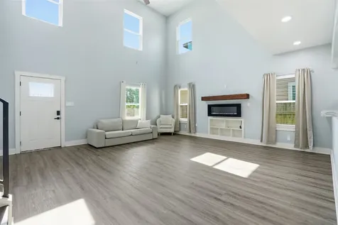 9319 Seeker Street Houston TX 77028