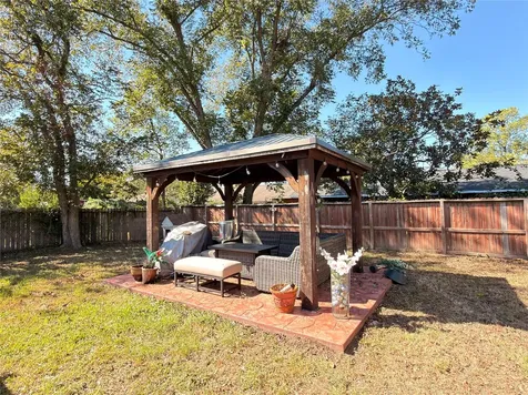 6406 Tall Willow Drive Houston TX 77088