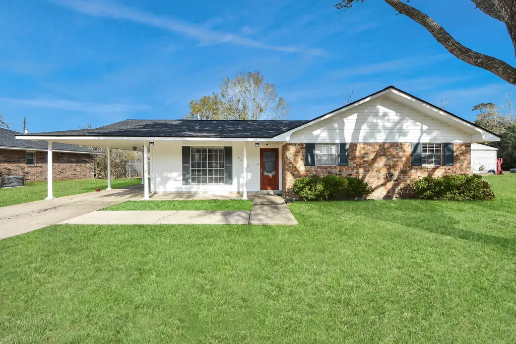 2004 Manor Street Dayton TX 77535