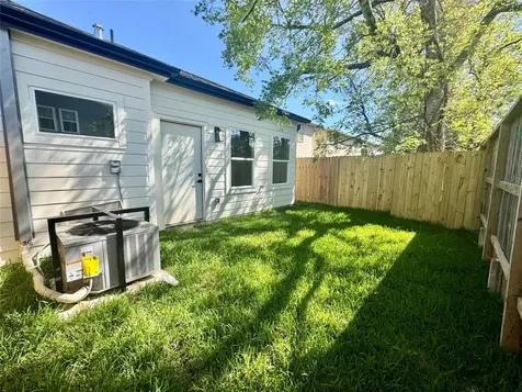 6928 Paris Street B Houston TX 77021