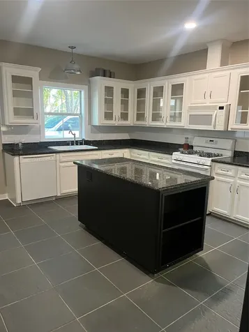 8393 Bermuda Street Industry TX 78944