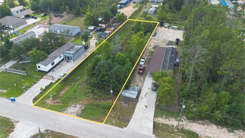 128 County Road 3548 Cleveland TX 77327