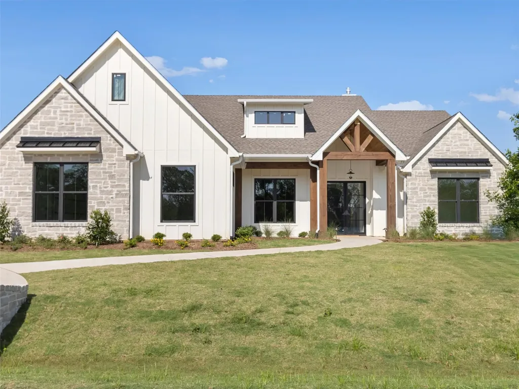 147 Hydrangea Drive Smithville TX 78957