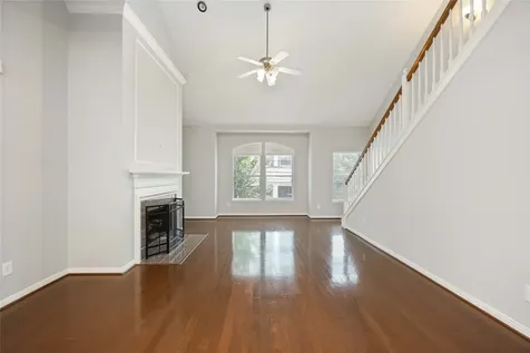 2909 W Dallas Street Houston TX 77019