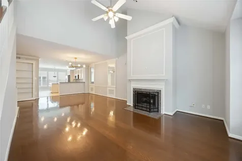 2909 W Dallas Street Houston TX 77019