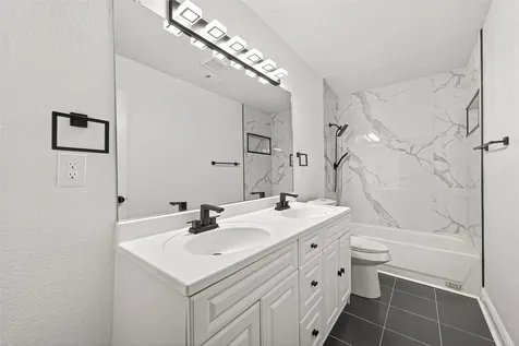 4729 Paradise Lane Houston TX 77048