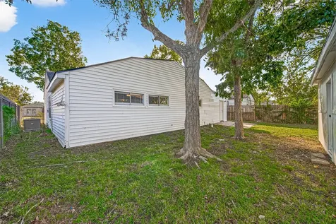 4729 Paradise Lane Houston TX 77048