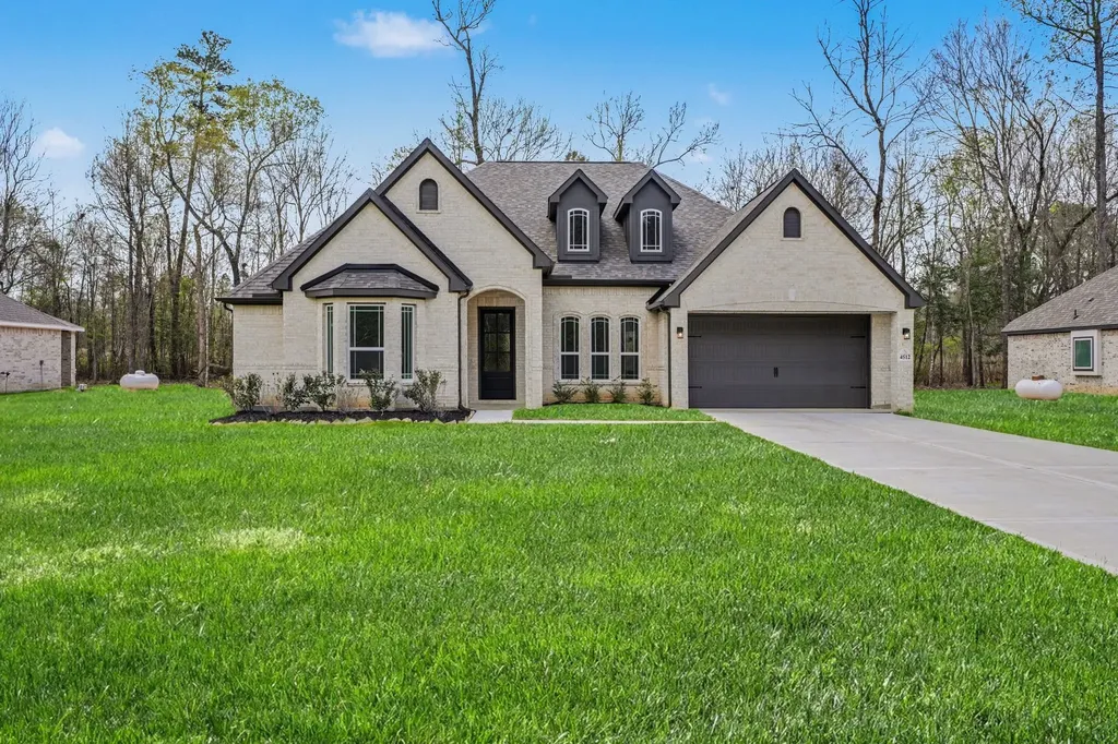 4512 Road 66112 Dayton TX 77535