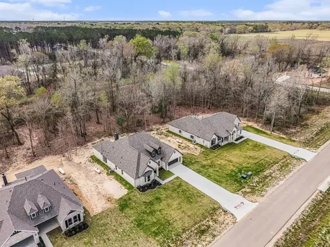4512 Road 66112 Dayton TX 77535