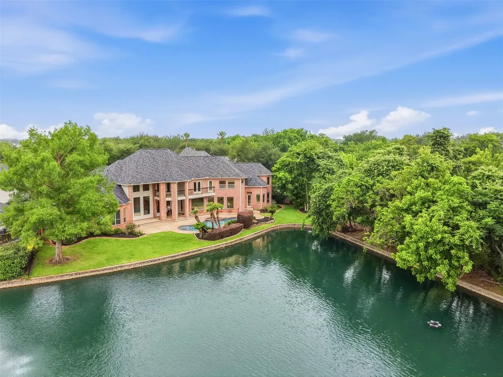 5002 Regency Drive Sugar Land TX 77479