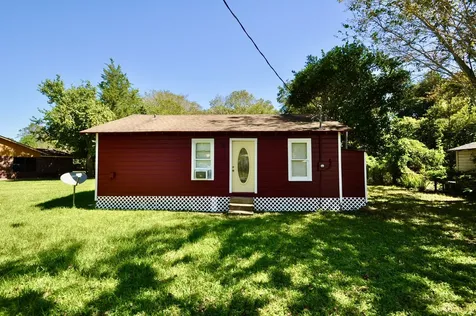 1807 Bell Street Dayton TX 77535