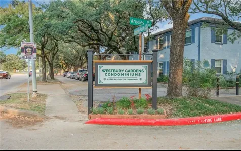11609 Chimney Rock Road B Houston TX 77035