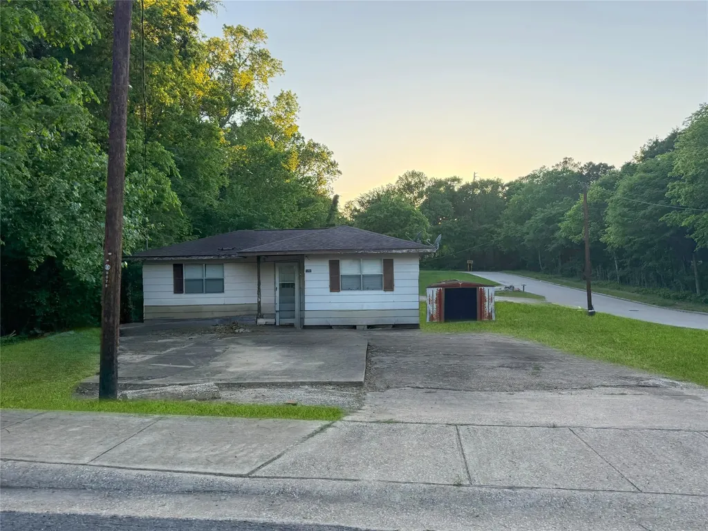 1201 El Road Huntsville TX 77320
