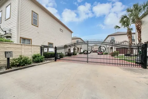 917 Mckinney Park Lane Houston TX 77003