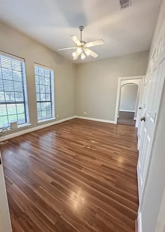 301 Williamsburg Avenue Clute TX 77531