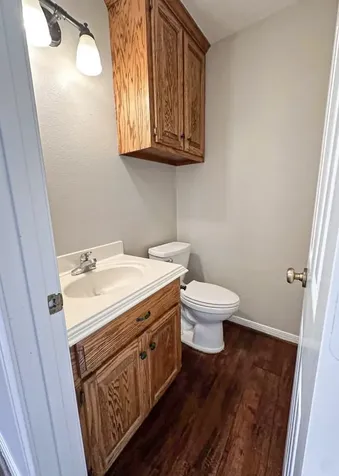 301 Williamsburg Avenue Clute TX 77531