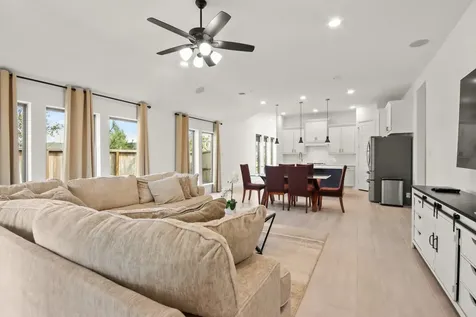906 Sendero Trail Conroe TX 77304