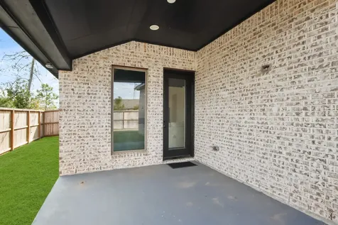 906 Sendero Trail Conroe TX 77304