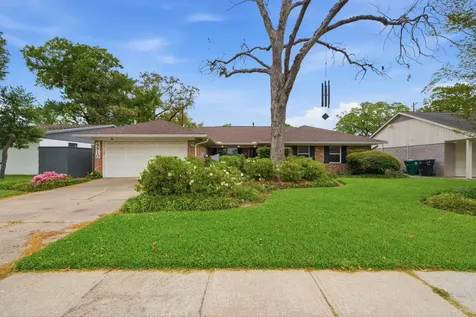 9910 Pine Lake Drive Houston TX 77055
