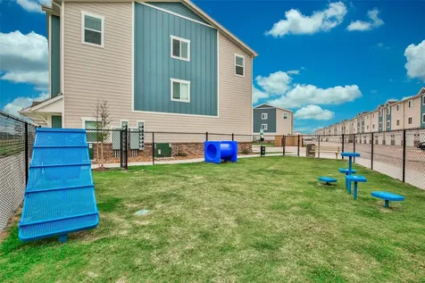 21155 Gosling Road 31b Spring TX 77388