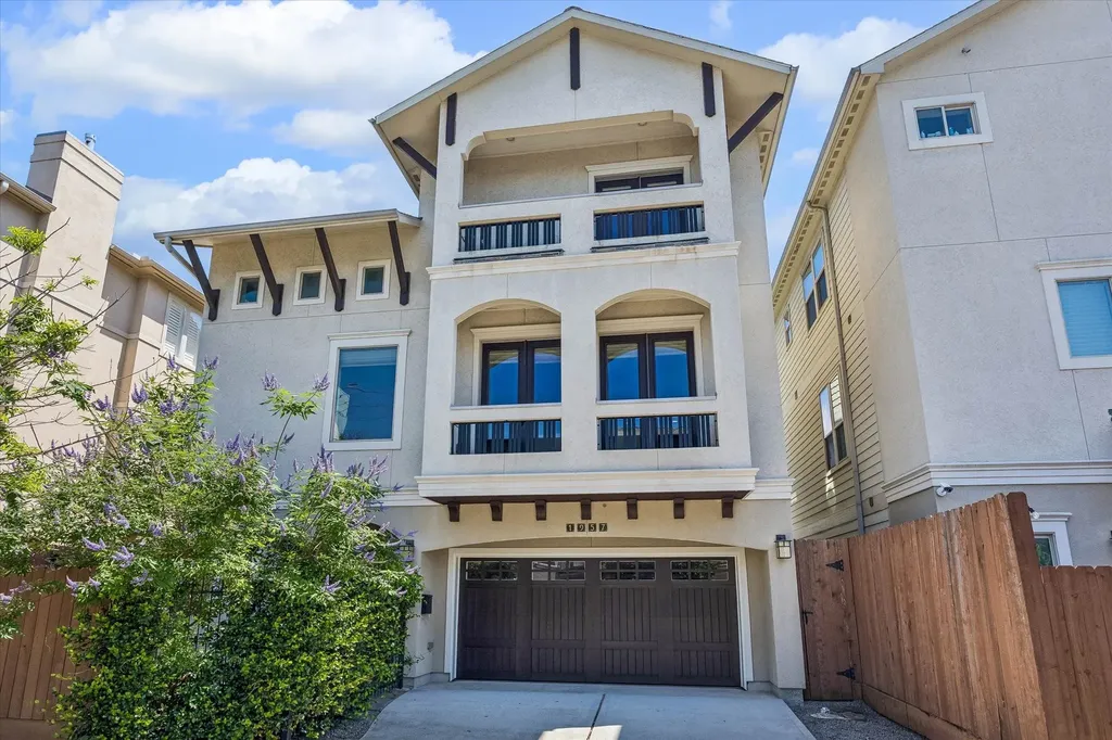 1957 Vermont Street Houston TX 77019