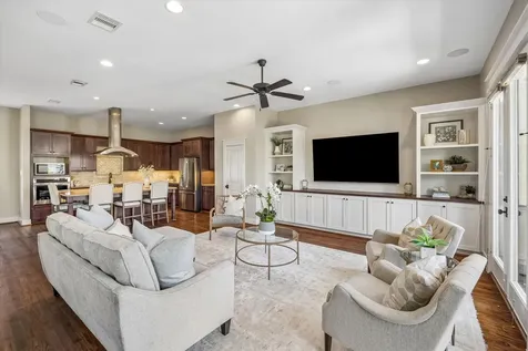 1957 Vermont Street Houston TX 77019