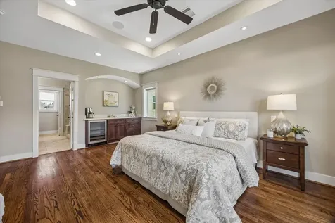 1957 Vermont Street Houston TX 77019