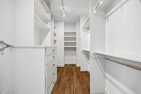1957 Vermont Street Houston TX 77019