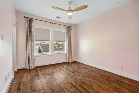 1957 Vermont Street Houston TX 77019