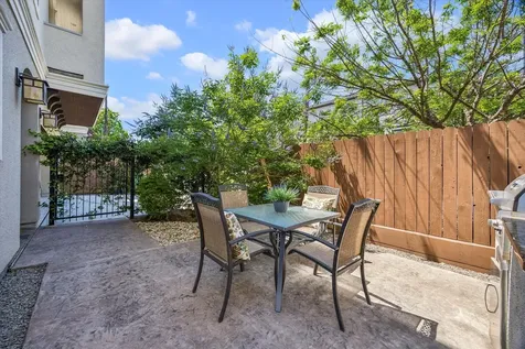 1957 Vermont Street Houston TX 77019
