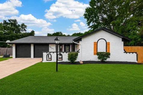 9527 Vanwood Street Houston TX 77040