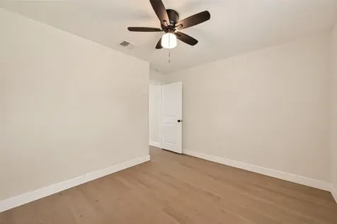 9527 Vanwood Street Houston TX 77040