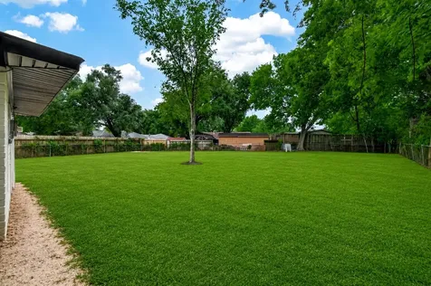 9527 Vanwood Street Houston TX 77040