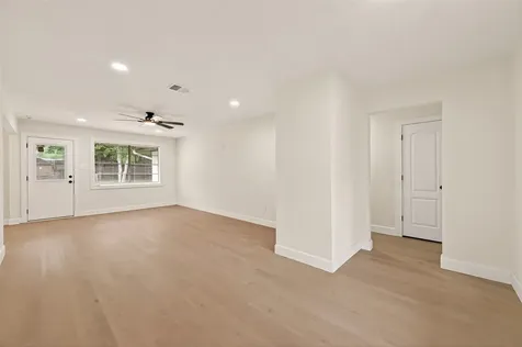9527 Vanwood Street Houston TX 77040