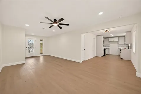 9527 Vanwood Street Houston TX 77040