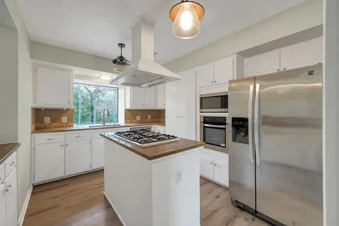 2 Alladdin Lane The Woodlands TX 77380